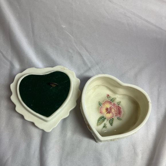 Heritage House Heart Trinket Box - Picture 4 of 12